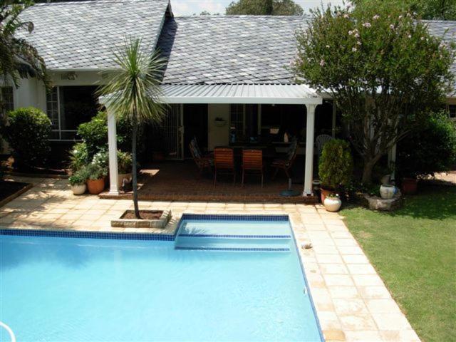 Liongate Bed And Breakfast Edenvale Exterior photo